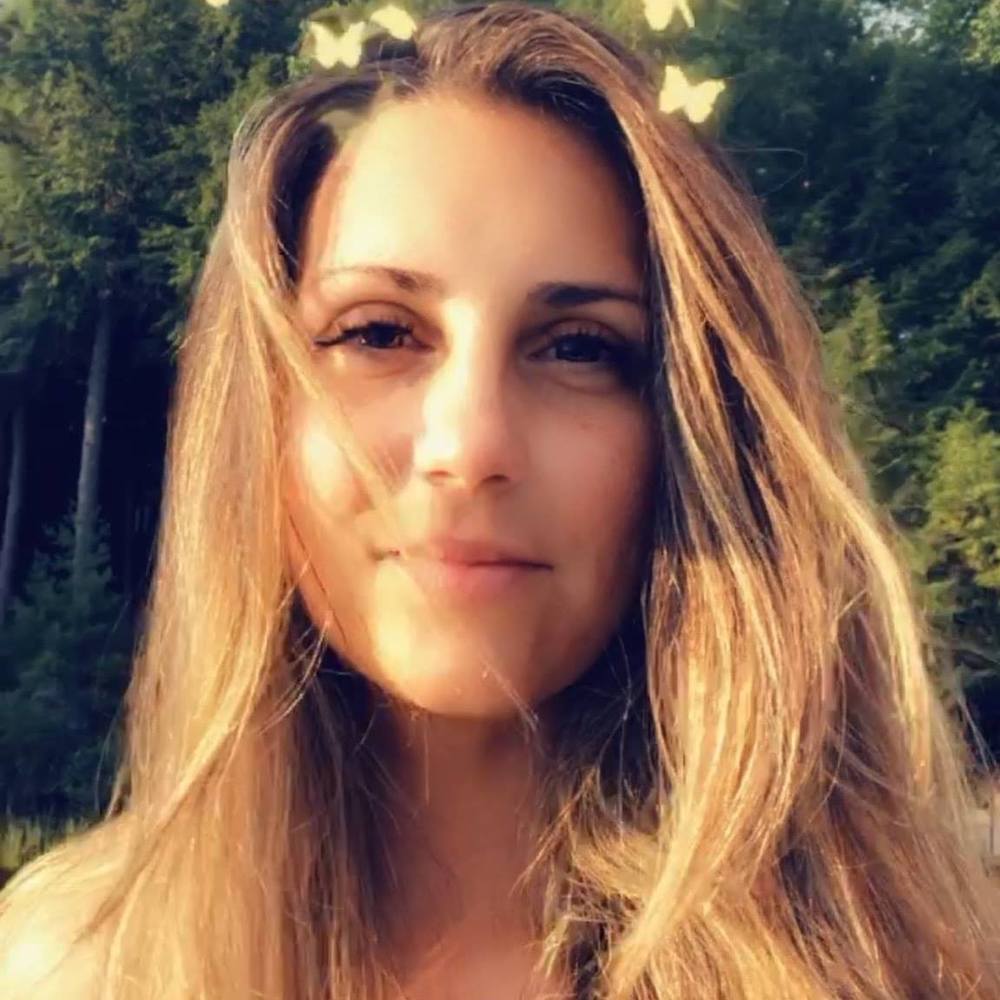 Meet your Posher, Elena
